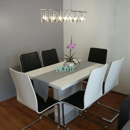 Apartament Viola Design Apartman *